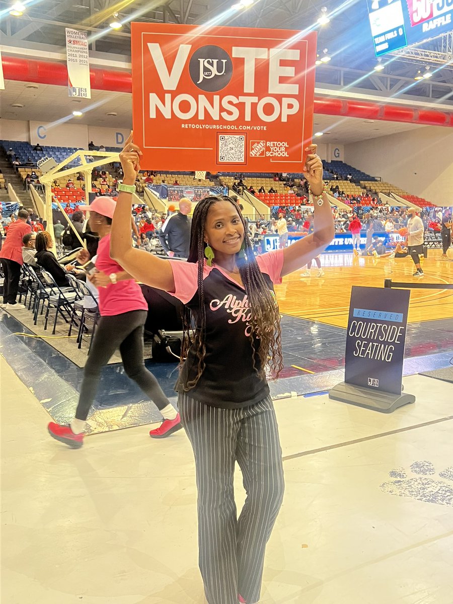 ChelleBSongBird's tweet photo. TIGER NATION: Itβs your @JacksonStateUπ #GameDay Experience Host checking in reminding U to Retool Your School! Join me & the JSU RYS Ambassadors & VOTE NONSTOP for JSU on https://t.co/EO2mEWrWGj! We need that #1 spot & $150K! #UnlimitedVoting
Follow @rysjackson on IG! https://t.co/2i0fpa7O2s