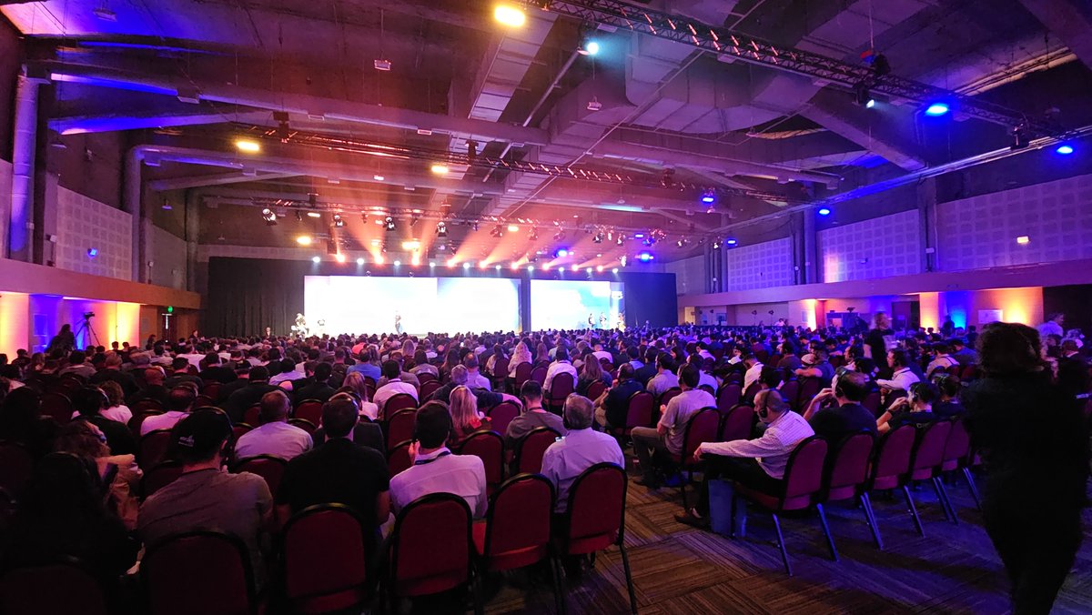 2infinitycloud's tweet photo. Estuvimos presentes en el evento #AWSCloudExperienceArgentina donde el enfoque fue la tranformación e innovación. Los puntos más relevantes fueron AI Generativa, FinOps, Innovacion Serverless, Seguridad.

#AWS
#AiGen
#FinOps
#ServerLess
#2infinity https://t.co/EknrTaGFWg