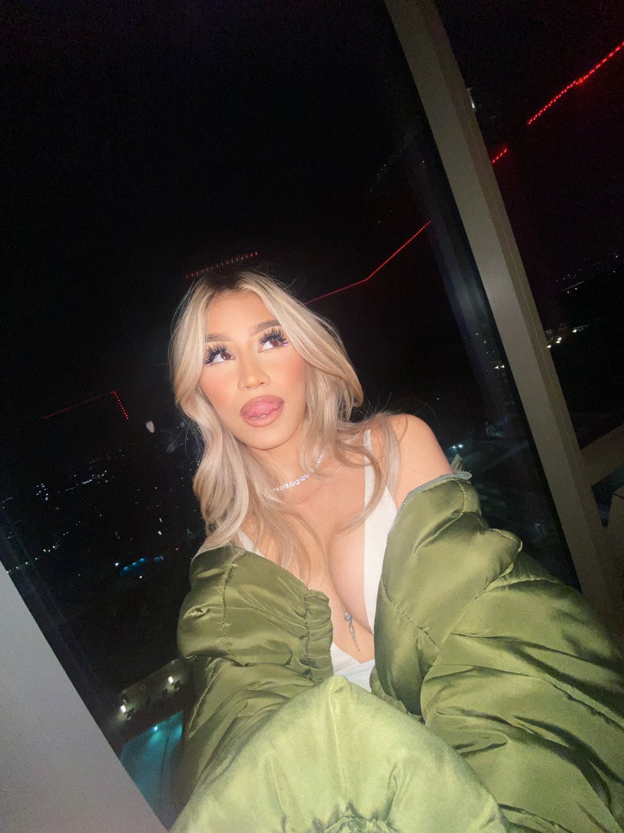 yerlin 🍒 tweet media