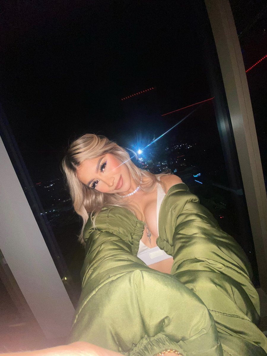 yerlin 🍒 tweet media