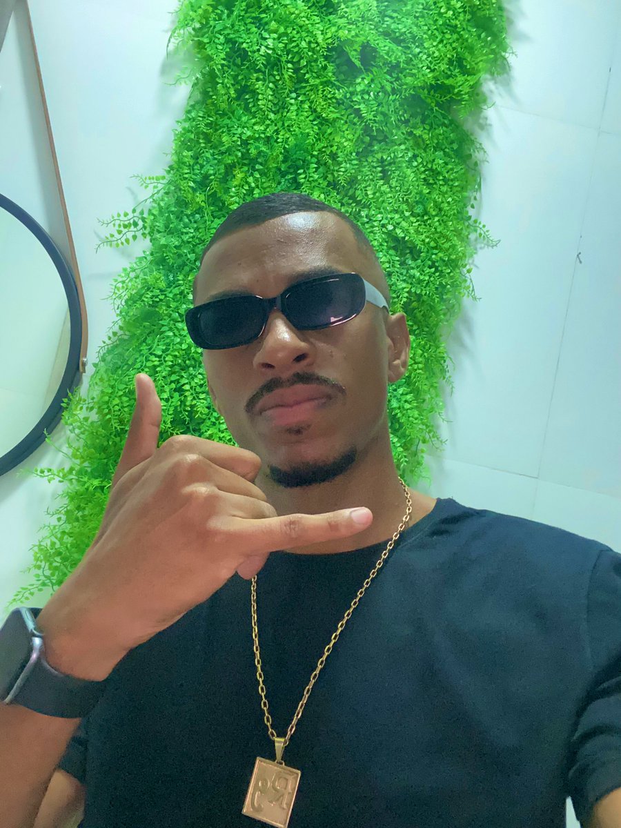Gratidão a Deus por mais um ano de vida e por tudo que tens feito em minha vida. Peço a Deus muita proteção e saúde! 🙏🏾❤️