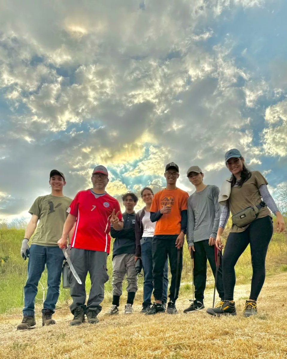 DONEURO20's tweet photo. Con estudiantes voluntarios de la Universidad Tecnológica quienes apoyan en labores  conservación del ambiente.
Ciudad de Panamá

@utppanama 
@tvnnoticias 
@ucentral_cl @salvadoraviad 
@CruzRojaPanama 
@Deliacmf 
@MiAmbientePma 
@SubseMMA 
@ProtegeryServir 
@TReporta 
@E_Vergara https://t.co/1MCczpvAmf