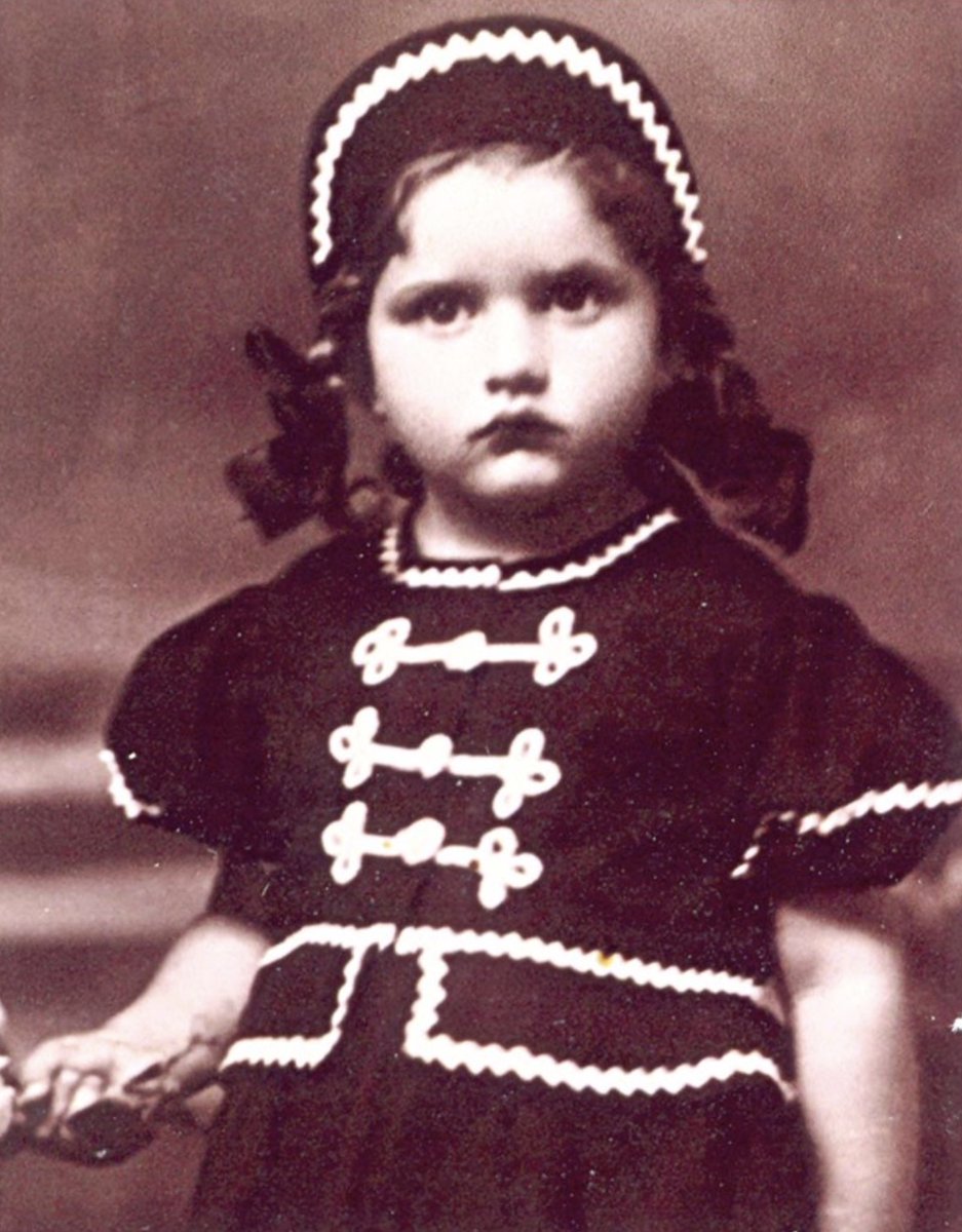 8 March 1936 | A Hungarian Jewish girl, Berta Klinenberg, was born in Szekszard. 

In 1944 she was deported to #Auschwitz and murdered in a gas chamber.