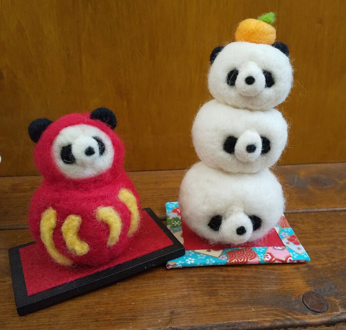 kansaitushin's tweet image. 一生懸命餅つきしてるパンダ🐼
なんともいえないこの表情!
鏡餅パンダやパンダダルマも人気

全て通販可能です
DMでご注文頂けます

#つるぴかパンダとふわもこパンダ展 は3月10日㈰迄

#moimoi #パンダ 
#羊毛フェルト #かわいい 　
#パンダ好き