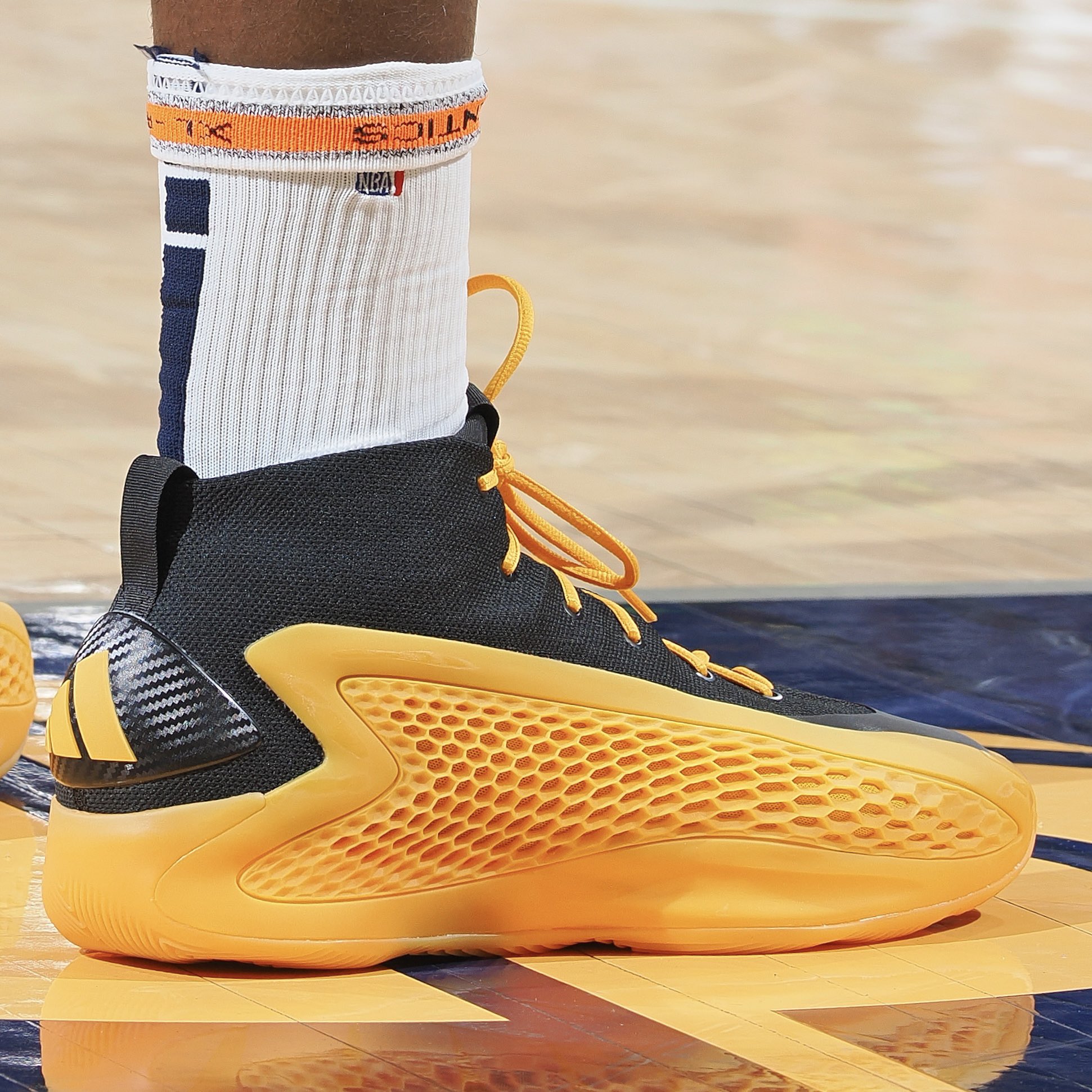 Nba kicks on sale on court 2018