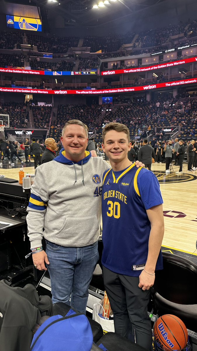 TimLinder77's tweet image. What a treat tonight to watch the Warriors courtside!  #bucketlist #warriorsground