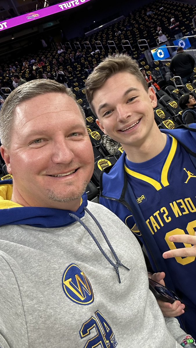 TimLinder77's tweet image. What a treat tonight to watch the Warriors courtside!  #bucketlist #warriorsground