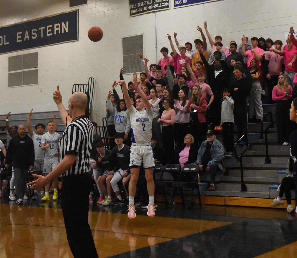 LTrain1994's tweet photo. Who hit three 3s against Pomperaug? 

This guy did!

He’s a big reason why Bristol Eastern knocked off Pomperaug.

Brayden Dauphinais dropped in 12 points, 3 assists &amp; absolutely played the best defense I’ve seen this year.

That is what a senior leader looks like 👇 https://t.co/qn7ol4myzb