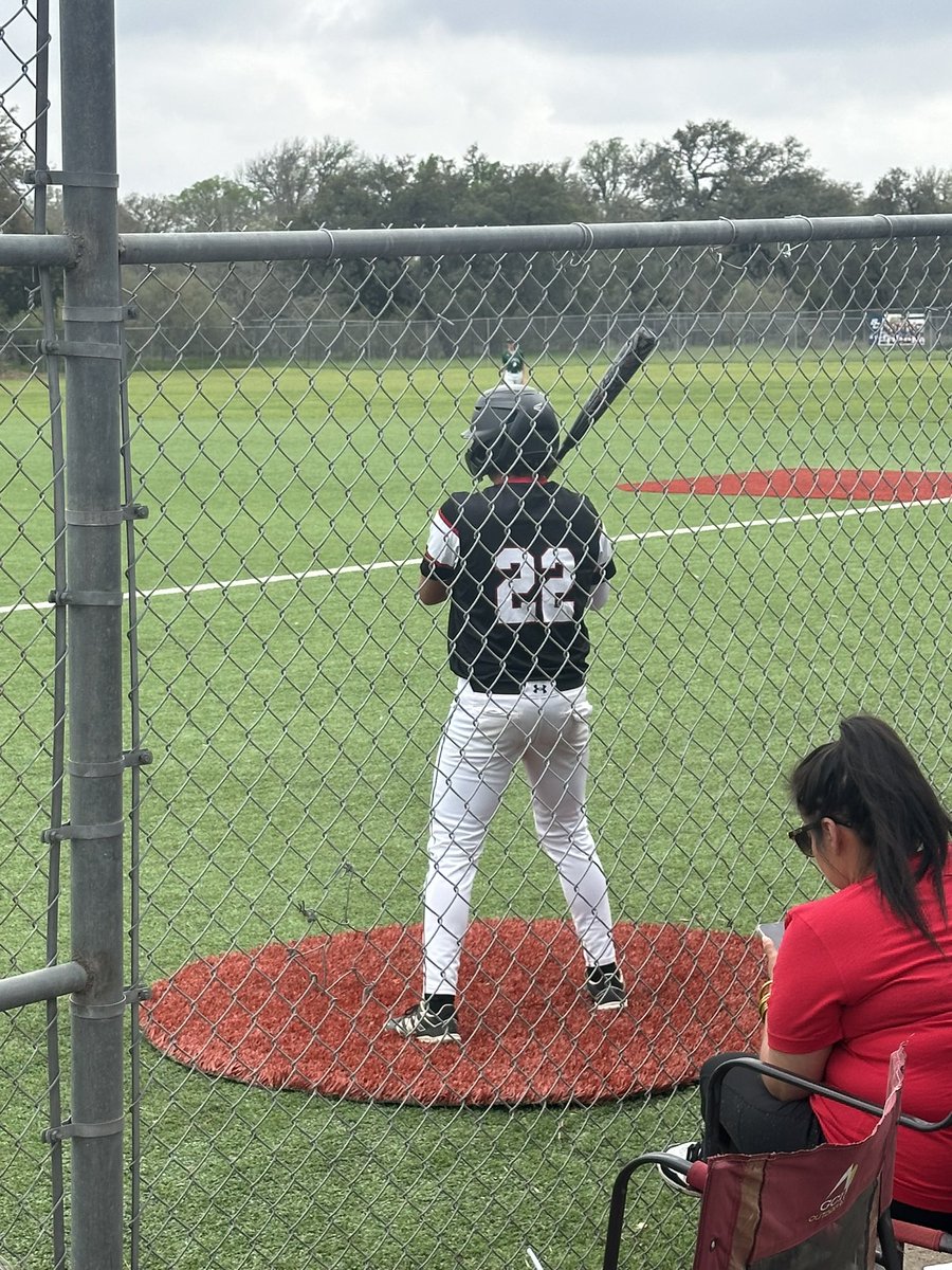 gabriellogsdon2's tweet photo. Went 1-4 tonight in two games along with 2 walks. Averaged a .250 for batting and scored once. 3 stolen bases as well. Won two games and will have the tournament championship tomorrow at 1. 
@CTCSAthletics @Leifj4 https://t.co/WmnwLNfL1o