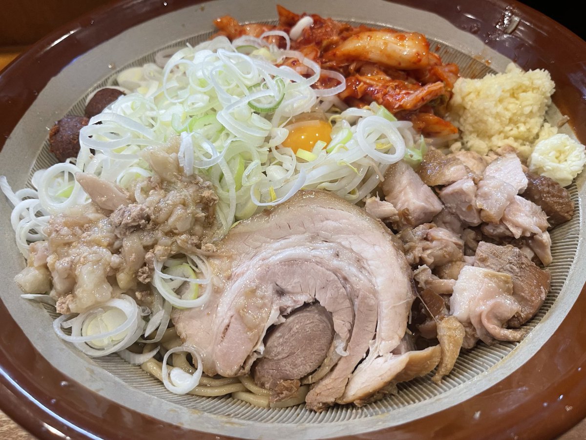 豚道場　豚キムチまぜそば

八周年おめでとうございます㊗️

いつも美味しいラーメンありがとうございます☺️
おかげでこんなに大きくなりました🥹

週末はもし行けたら代表待ち殺し隊としての責務を全うできたらいいなって思います☺️

ご馳走様です🙋‍♂️