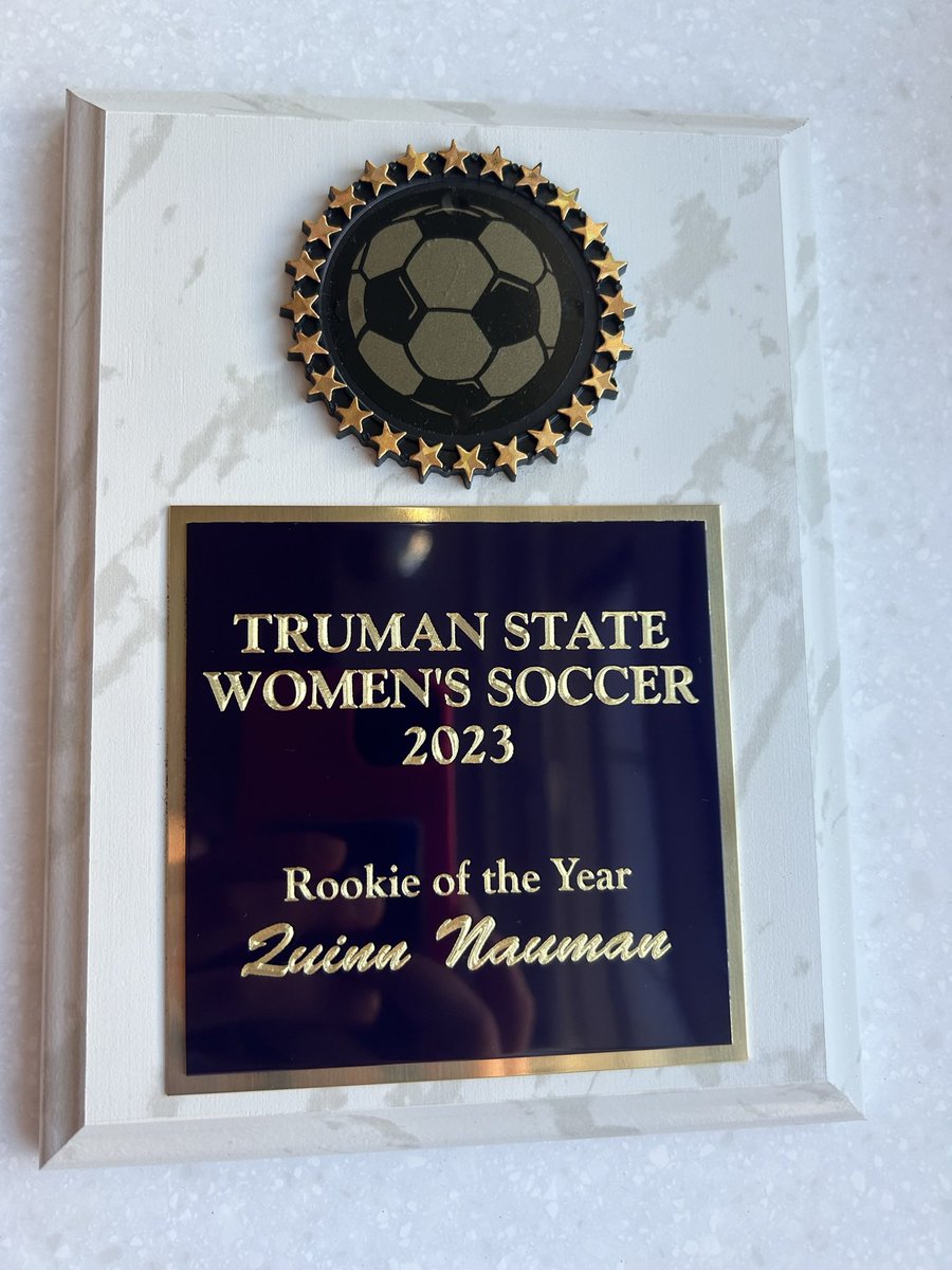 In honor of spring games starting soon… Here’s a late recap of the fall season. Grateful for an awesome season with the best teammates. Even more blessed to have received Rookie of the Year. #GoDawgs #Year1