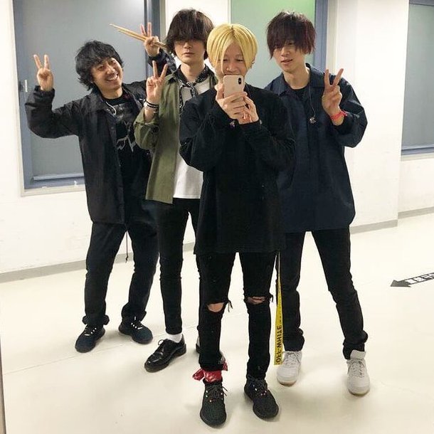 GIHsrH3bAAA97k_.jpg?format=jpg