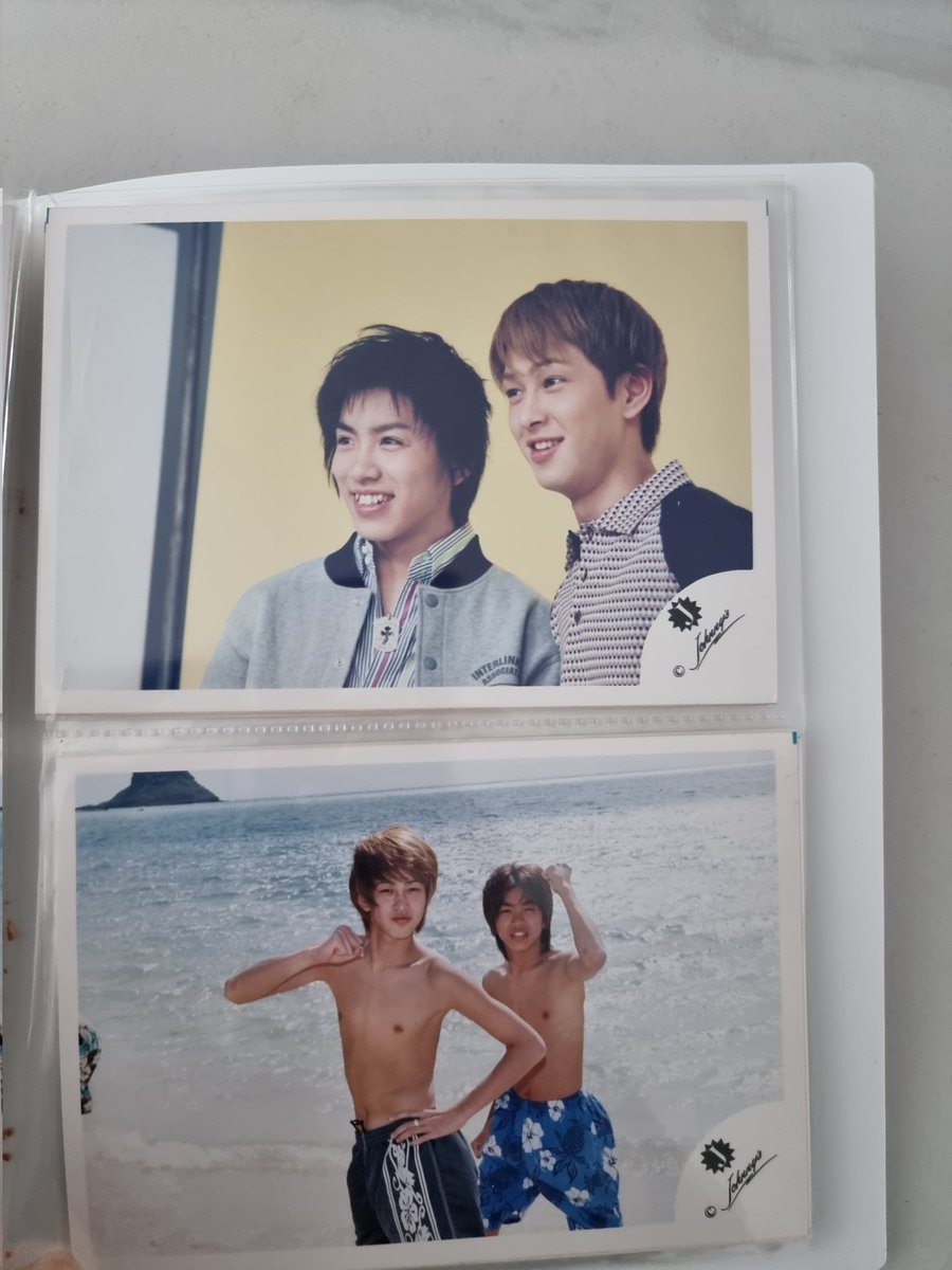 히나요코 위주 샵사 팝니다. 
맨뒤에 한두장 빼고 꽉 차 있어요 
다른 멤버들도 있고 단체도 있습니다. 7명 시절도 있어요. 
더 많은 사진은 디엠 주세요. 
일괄로 7만원에 팝니다. 낱개 불가능