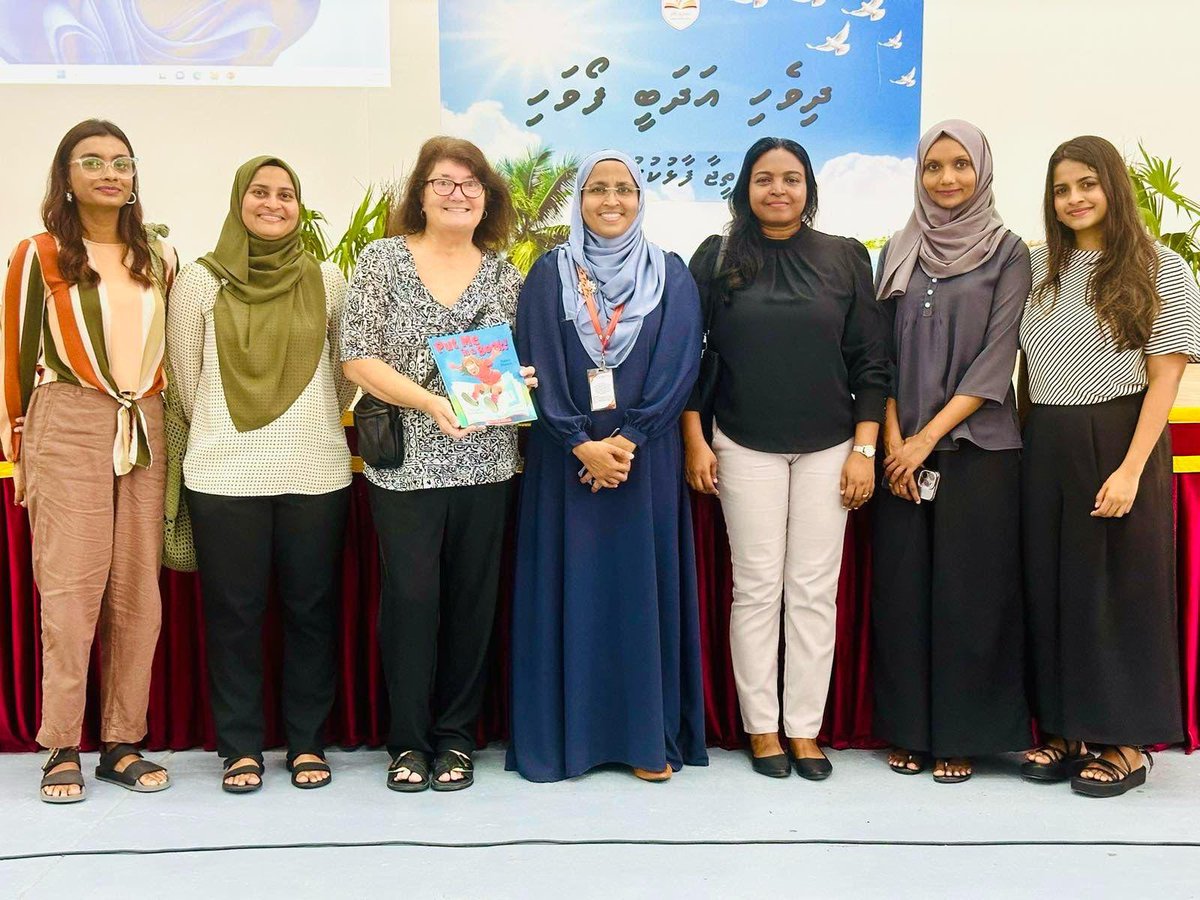 AusHCMV's tweet photo. On #IWD24, proud to highlight the work of @AustraliaAwards scholar Asima Abdul Gadir. Her work as Director of #TheReadingRoom to cultivate a love for reading in children is truly inspiring.
Mrs. Jane Jessup, 🇦🇺 HC’s spouse, was proud to support Asima at two of her recent events. https://t.co/s16lJkbVWf