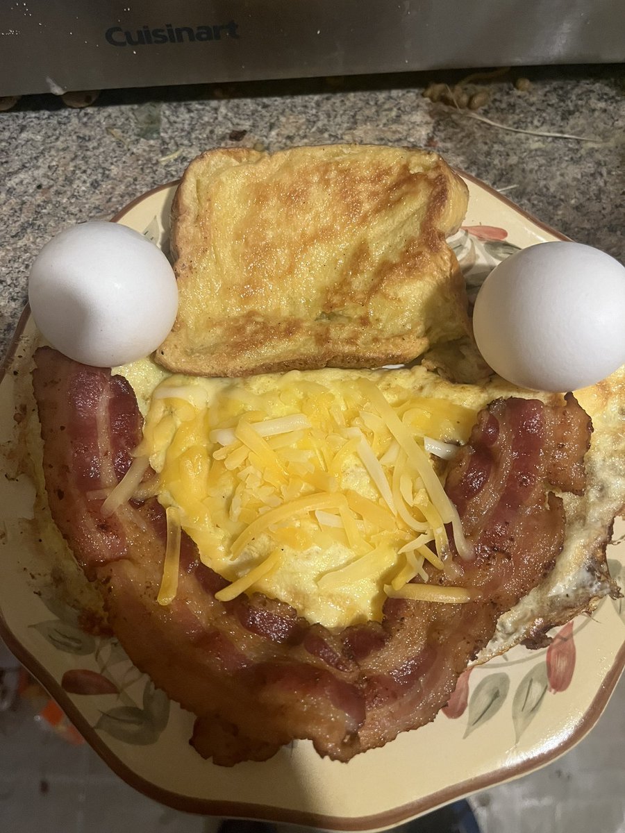 tazhacker1971's tweet image. This is what I was doing tonight!!🤤 French toast made with Brioche bread Omelette with an over easy egg 🍳 in the middle and of course bacon 🥓 😋