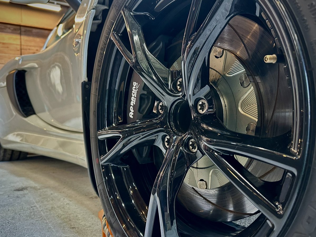 911_sl_35's tweet photo. 入荷情報
最近タマ数が激減しているロータス・エキシージ  2014年　内外装綺麗な状態ですので少しお待ちいただければ販売開始出来ると思います。 https://t.co/IIjB40ZRhU