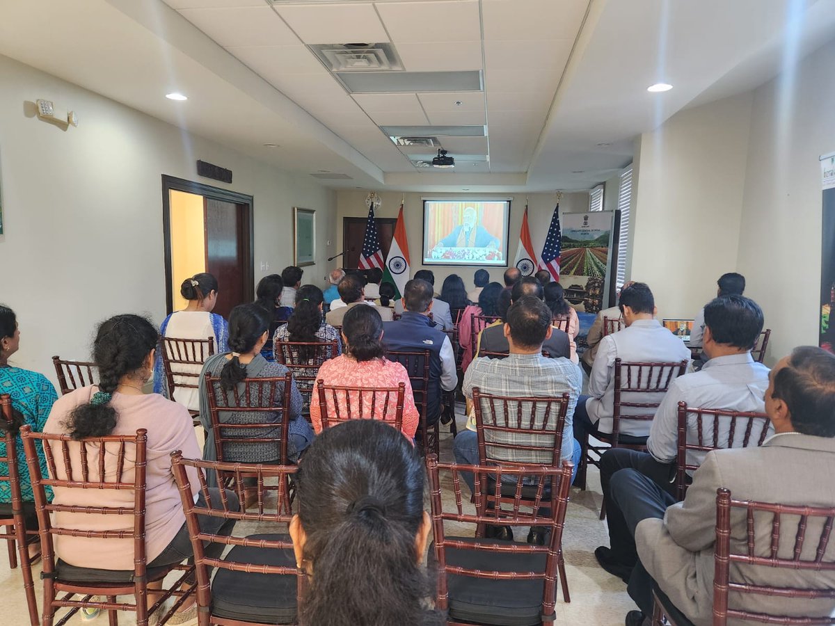 In an event organized this evening, members of 🇮🇳 diaspora fervently watched the launch of “#ChaloIndia” campaign by Hon. PM of India. They were excited to become part of the campaign & to sincerely work to achieve its goals. #IncredibleIndia #visitindia #myincredibleindia