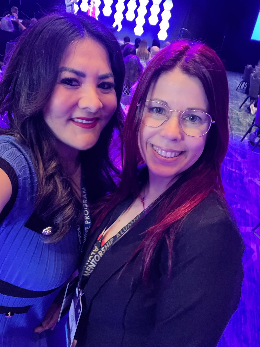 Dr_V_Lucy's tweet photo. Successful leadership is built on the ability to connect & collaborate w others. Today, I’m filled w joy as I connect w my Maxwell friends at Think Tank Day! 💙
Great way to start IMC 2024! #leadership #LeadershipDevelopment #Growth #values #ProfessionalDevelopment #StylishLeader https://t.co/pnX8Pi8c9O