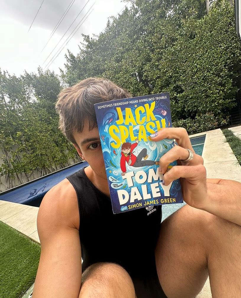 love_nilla's tweet photo. 📚 Tom new book -> https://t.co/aP6yanyHXG . #jacksplash https://t.co/Wlbo0MIMO6