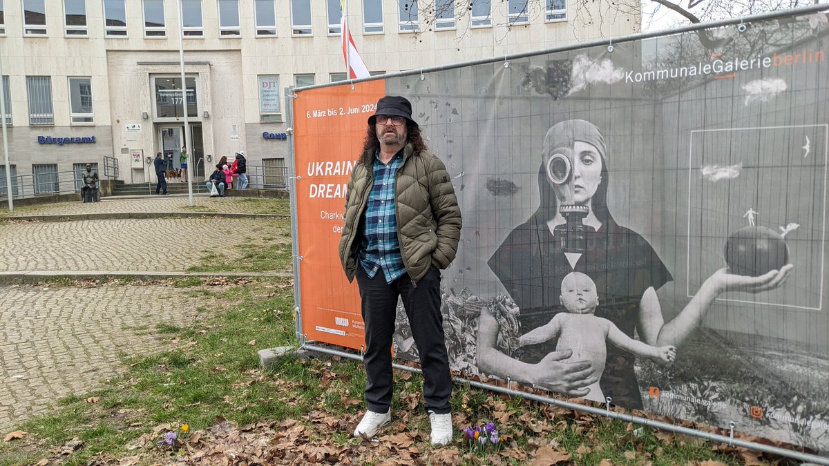 RomanPyatkovka's tweet photo. A new interpretation of the exhibition "Ukrainian Dreamers" in Berlin has been realised thanks to the inexhaustible energy of Sergiy Lebedinsky and the legendary couple Boris and Vita Mikhailov. The exhibition is impeccable and precisely constructed. https://t.co/wCR2JYj4Gb