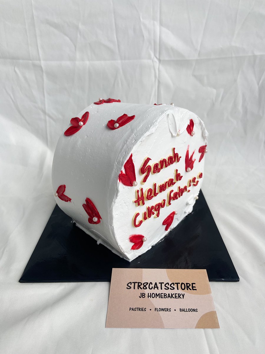 str8cats's tweet photo. HALFCAKE & ENGLISH VINTAGE CAKE
#halfcake #halfcakes #halfcakeforhalfbirthday #vintagecakes #englishtheme #englishvintage #jbfoodie #jbcakes #jbfood #kekkawenjb #kekhantaranjb #koreancake #koreancakejb #kekkorea #kekkoreajb #foodporn #johorbahru #johorfood https://t.co/YpsoUd0A6r
