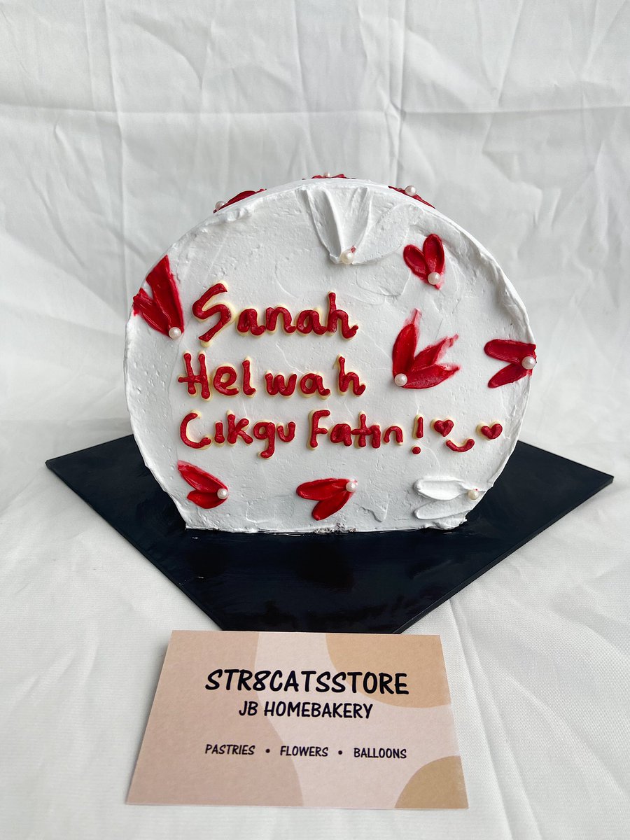 str8cats's tweet photo. HALFCAKE & ENGLISH VINTAGE CAKE
#halfcake #halfcakes #halfcakeforhalfbirthday #vintagecakes #englishtheme #englishvintage #jbfoodie #jbcakes #jbfood #kekkawenjb #kekhantaranjb #koreancake #koreancakejb #kekkorea #kekkoreajb #foodporn #johorbahru #johorfood https://t.co/YpsoUd0A6r