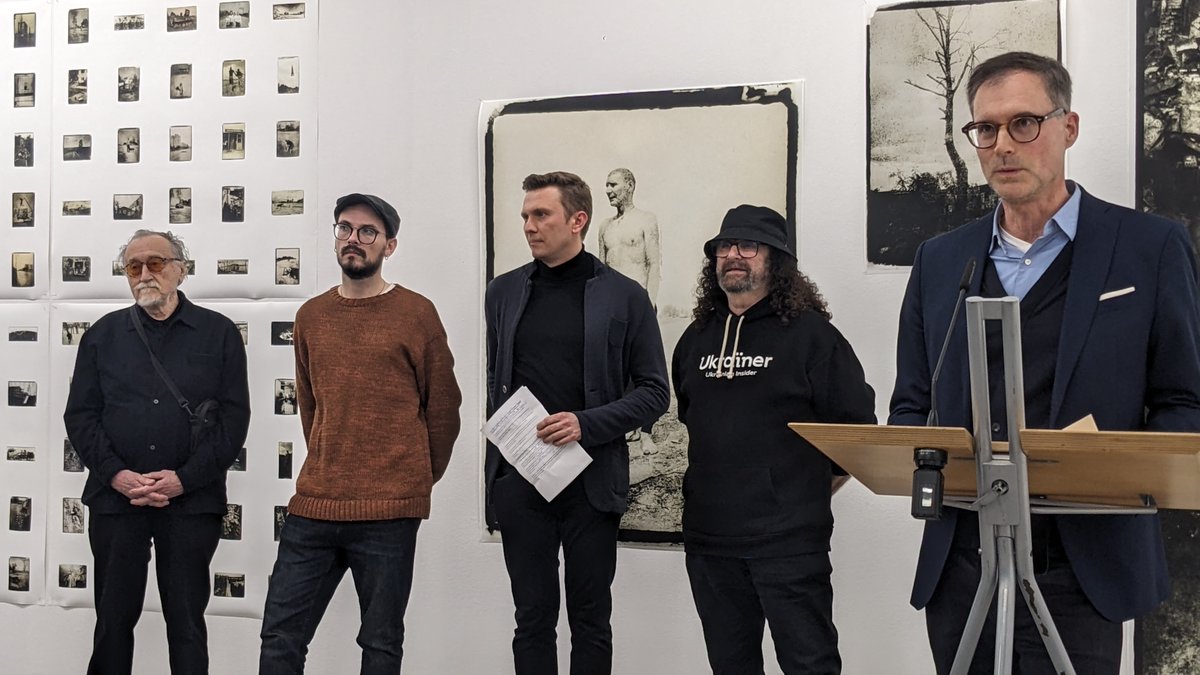 A new interpretation of the exhibition "Ukrainian Dreamers" in Berlin has been realised thanks to the inexhaustible energy of Sergiy Lebedinsky and the legendary couple Boris and Vita Mikhailov. The exhibition is impeccable and precisely constructed.