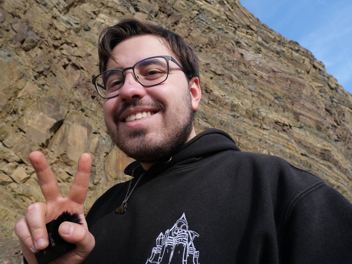 AlexisRastier's tweet image. #Paleobotany #FossilFriday #Devonian
Last week, I went in a quarry where outcropped various fossils of Famennian plants like Archaeopteris roemeriana, an unidentified arborescent lycopsid and the conspicuous zygopterid Rhacophyton. Bellow, you can see fronds of Archaeopteris.