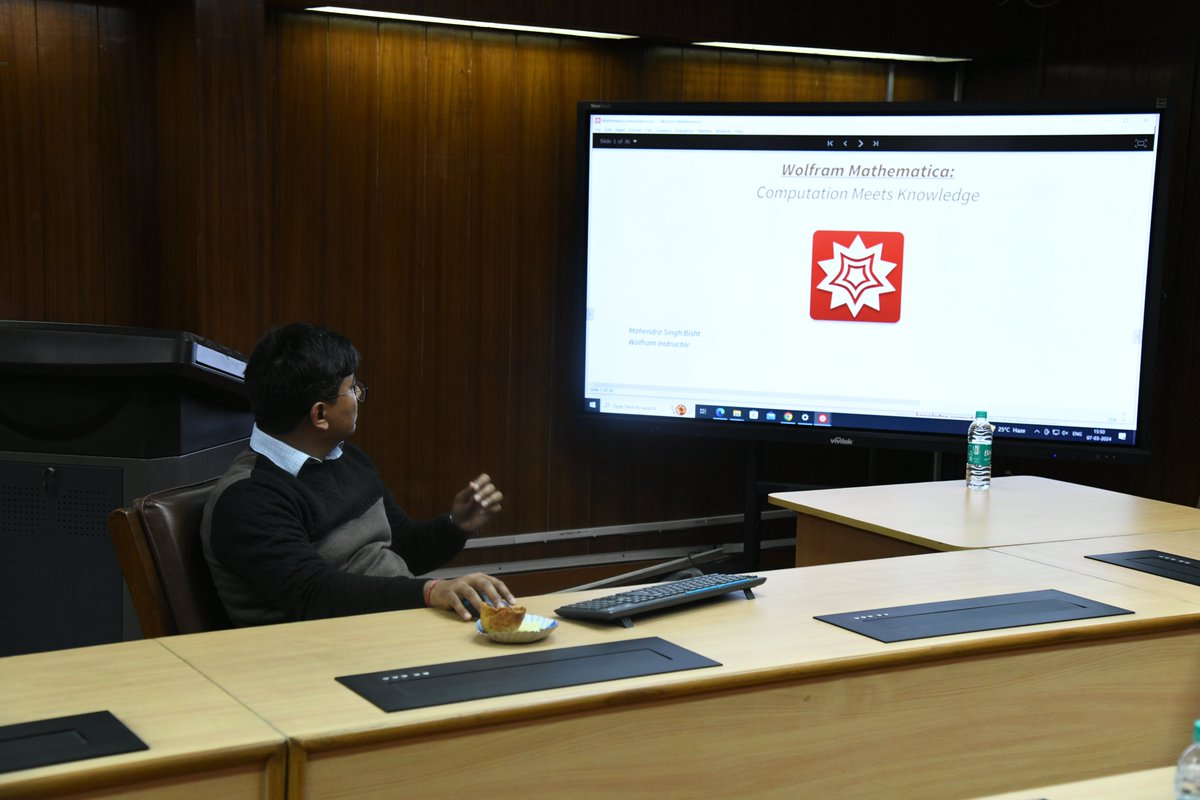 AcSIR_NIScPR's tweet photo. AcSIR,CSIR-NIScPR organized two (2) training programmes on ChemDraw &amp; Mathematica for research scholars and faculty members. Credits : Dr L. Sandhiya, Ms. Kirti Bansal and Coordinator, AcSIR : Dr Vipan Kumar and all staff members of AcSIR. @AcSIR_India @CSIR_NIScPR @CSIR_IND https://t.co/Lw1cErCvFX