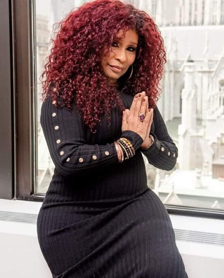 Damn 71 yrs young.🌹