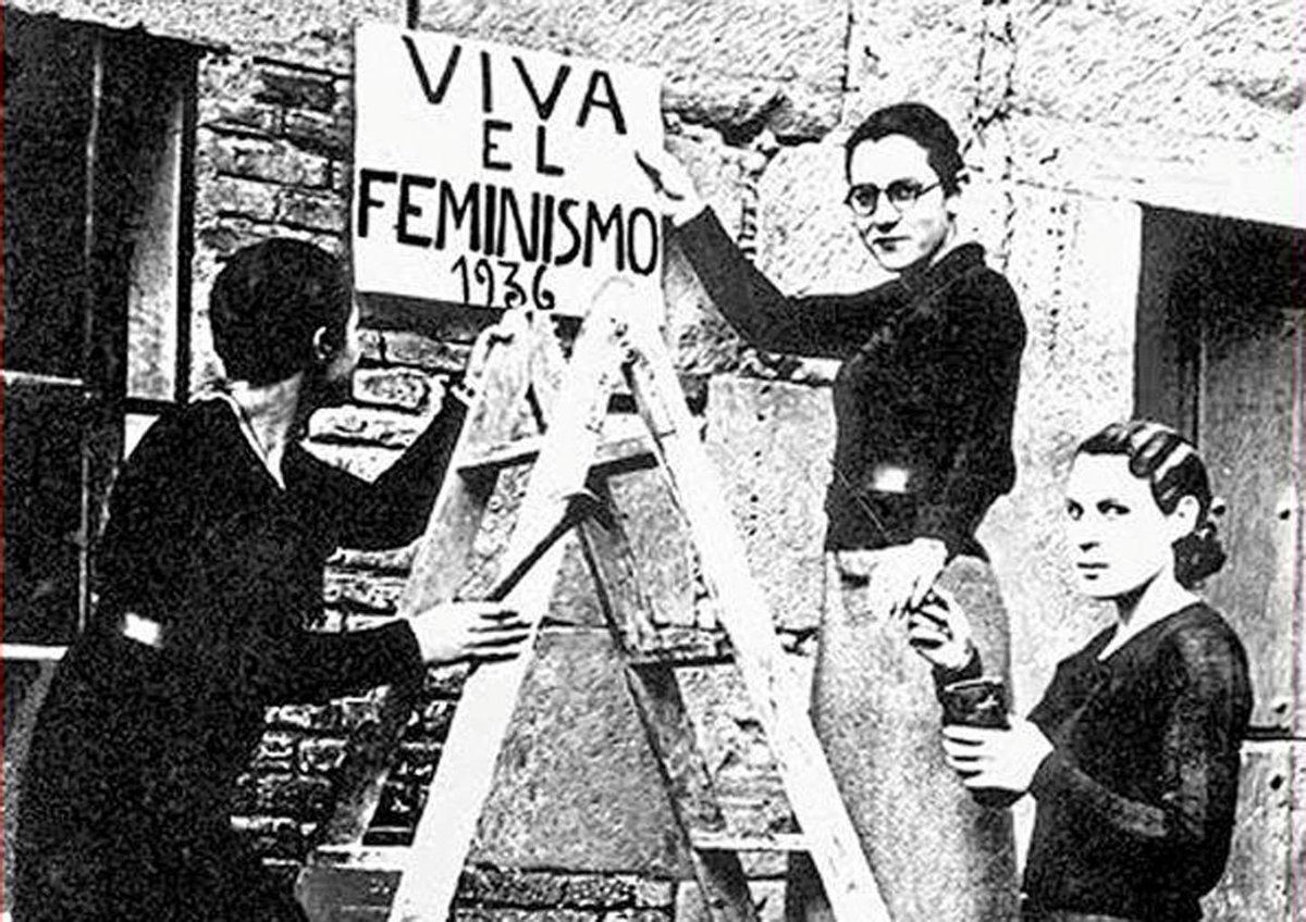 MovFemMad's tweet photo. Mujeres:
Hoy es 8 de marzo, hoy las voces de las mujeres claman en un grito que viaja miles de kilómetros.
Oprimidas como mujeres, explotadas como trabajadoras: esta fecha remarca el homenaje al valor de las que nos precedieron. No podrán robarnos el 8 de marzo.
¡Únete! #8M2024 https://t.co/op64tJh9hb