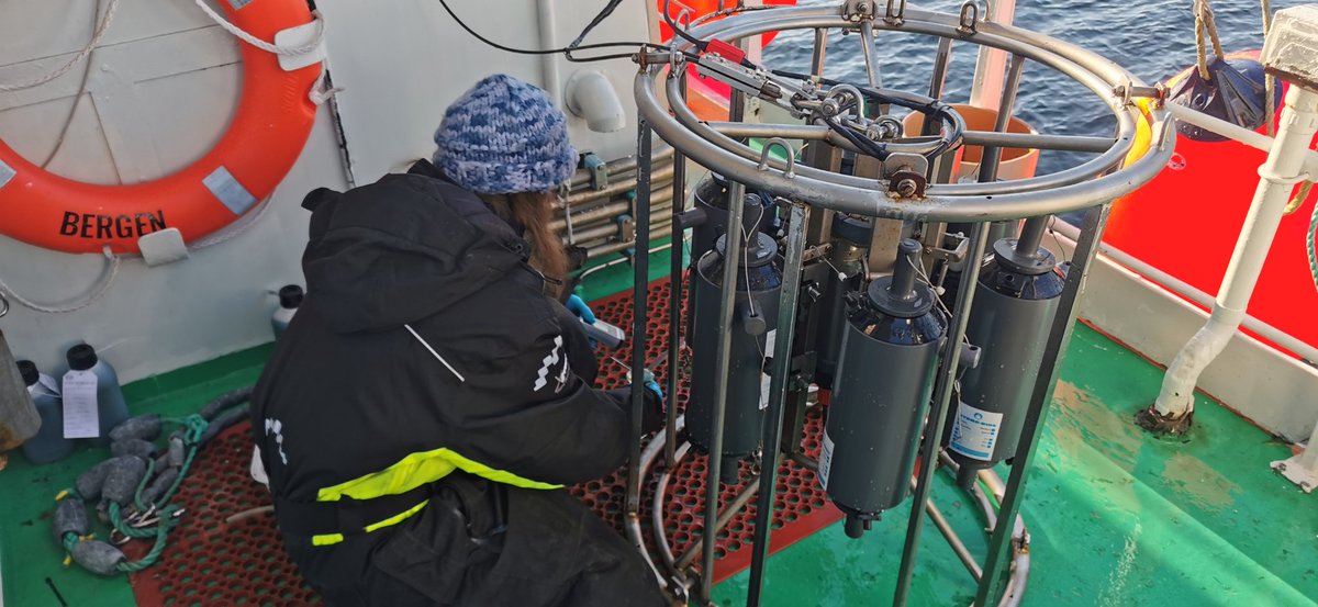 DareliusElin's tweet photo. All female scientific crew from #Geofysen doing fieldwork in sunny Lurefjorden  on #InternationalWomensDay2024! https://t.co/qJatpNsBBv