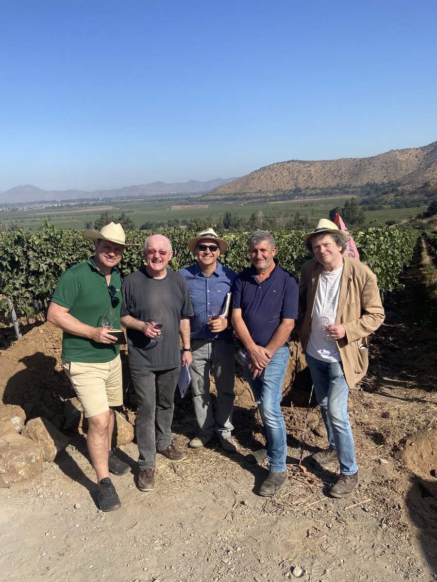 Alto Jahuel, the beating heart of Viña Santa Rita. Extraordinary quality Cabernet Sauvignon, Casa Real being the ultimate expression of this very special terroir. 
#presstrip #chile #vinasantarita 
<a href="/ozclarke/">Oz Clarke</a> <a href="/guyawoodward/">Guy Woodward (guywoodward on Bluesky)</a> <a href="/tomdoorley/">Tom Doorley</a>
