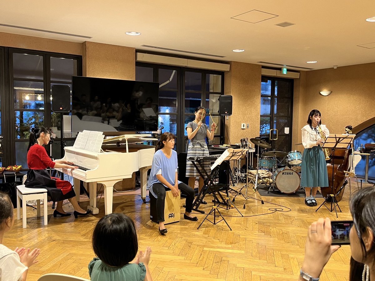 Rhythmic_kma's tweet photo. 【3/16(土)はみんなのコンサート♪】
開演：１１：００～（３０分ほどを予定しています）
会場：国立音楽院１Ｆオアシス
入場無料！手ぶらでOK♪お気軽にお越しください！
＃ミニコンサート ＃無料コンサ��ト #子ども会 https://t.co/ferBXiRDin