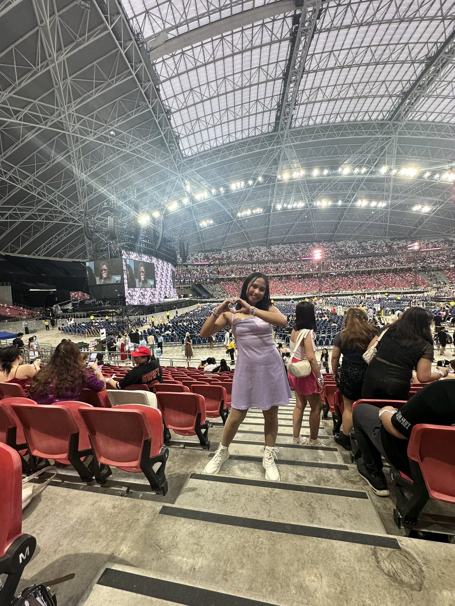 kaixplore's tweet photo. OMG!!!! Im on my speak now era and I can’t wait to see you later @taylorswift13 @taylornation13 🥹🥰💜

#erastoursingapore https://t.co/1Zt7xdunaN