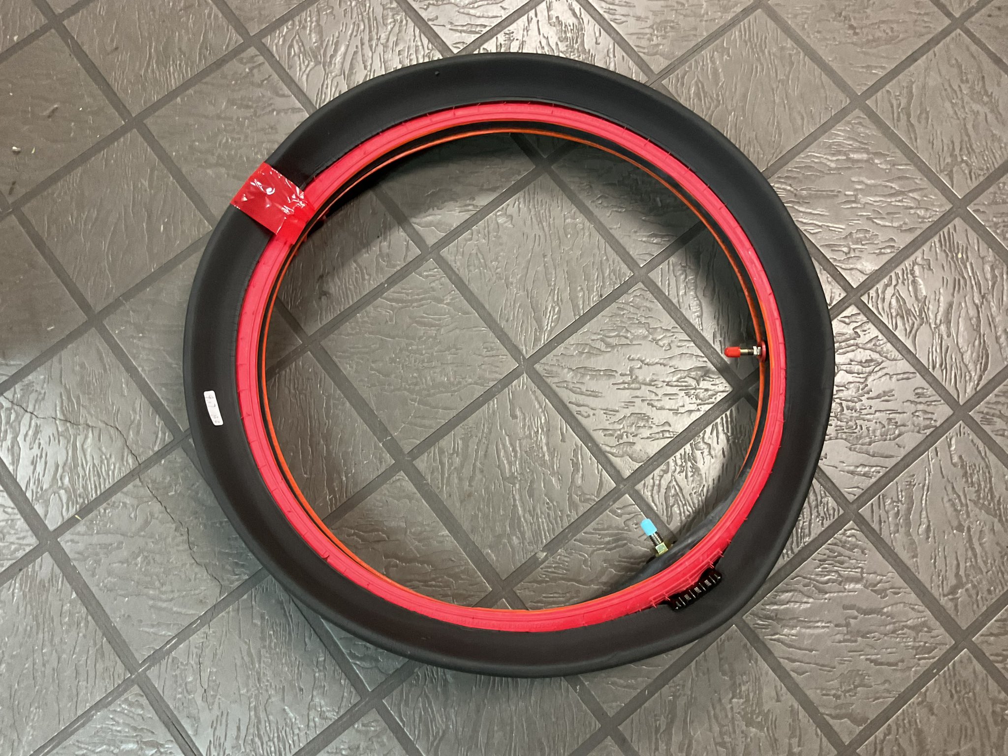 tubliss タブリス チューブリス ムース 18イン オフロード NUETECH