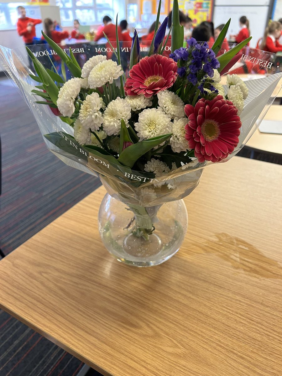 Thank you so much to Abdul in primary 4a for gifting me flowers for International woman’s day 💖 so kinda and thoughtful <a href="/CorpusChristi_K/">Corpus Christi PS</a>