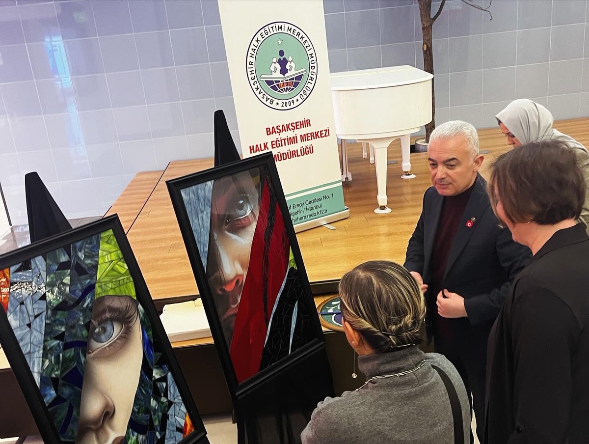 basaksehirhem's tweet photo. 8 Mart Dünya Kadınlar Günü sergimizin açılışı Başakşehir Kaymakamımız Uğur TURAN ve kurum müdürümüz Mustafa YILMAZ'ın katılımıyla gerçekleşti. Kadın kursiyerlerimizin resim, cam mozaik, takı ve kat'ı eserleri 7-8-9 Mart’ta Deposite Outlet Avm’de ziyaretçilerini bekliyor. https://t.co/NpVc5nARmE