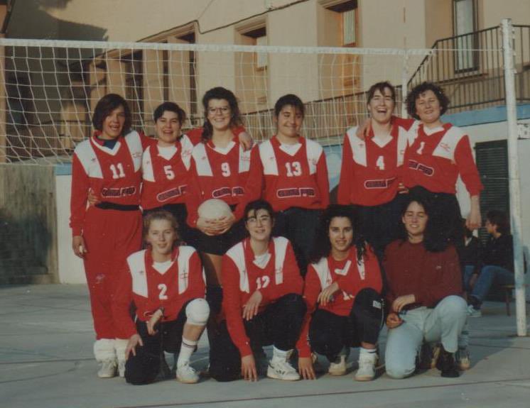 fedvbib's tweet photo. 💜 L'imprescindible paper de la dona en el vòlei.

🔙 Recordem els inicis del vòlei femení en les nostres illes amb un dels equips referents de l'esport balear.

🏐 El @CVCIUTADELLA treballa des de la dècada dels 80' per fer gran l'esport femení a les Balears de la mà del vòlei. https://t.co/qSsX4W3lGR
