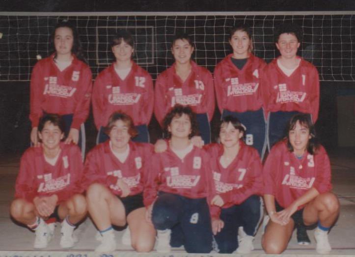 fedvbib's tweet photo. 💜 L'imprescindible paper de la dona en el vòlei.

🔙 Recordem els inicis del vòlei femení en les nostres illes amb un dels equips referents de l'esport balear.

🏐 El @CVCIUTADELLA treballa des de la dècada dels 80' per fer gran l'esport femení a les Balears de la mà del vòlei. https://t.co/qSsX4W3lGR