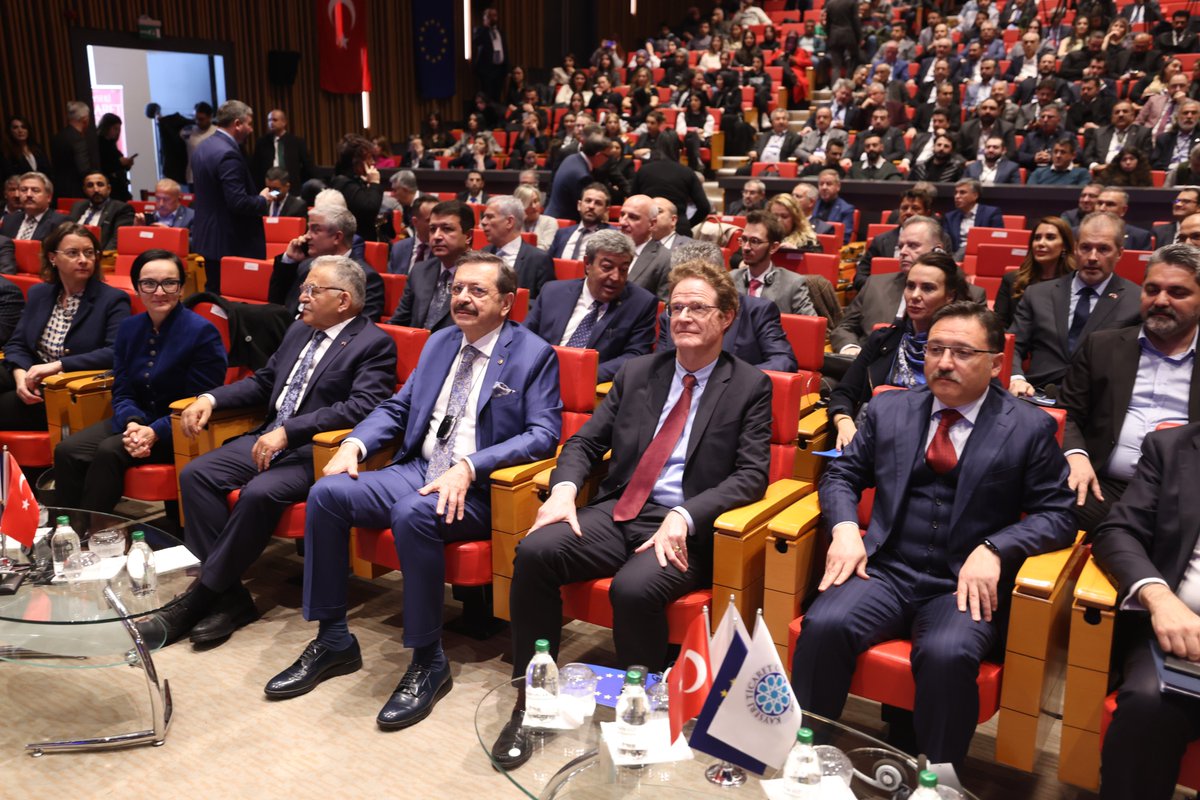 abbmkayseri's tweet photo. “Kayseri - AB İş Forumu” Dışişleri Bakan Yardımcısı  Mehmet Kemal BOZAY, AB Türkiye Delegasyonu Başkanı  Nikolaus MEYER- LANDRUT, TOBB Başkanı Sn. M.Rifat HİSARCIKLIOĞLU ve 17 AB ülkesi misyonu katılımı ile gerçekleştirildi.
@EUDelegationTur @ABBilgiMerkezi https://t.co/OFTwWZ5SsM