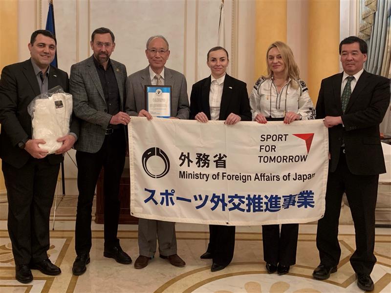 MofaJp_Sports's tweet photo. #Judo uniforms donated by @ajjf_judo were handed over to Ukraine Judo Federation🙌
The Ukrainian Judo Federation were very grateful to Mr. #YamashitaYasuhiro and Mr. #InoueKosei for the warm welcome during their stay in Japan.🇺🇦🤝🇯🇵 https://t.co/MNkWo5pXXB