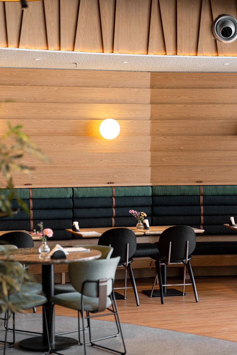 hqihu1's tweet image. MORNINGSUN&amp;amp;PAIX
In this cooperation between MORNINGSUN &amp;amp; PAIX restaurant, the designer Vivi chose Kingfisher Chair, Rock dining chair and E-Collection bar chair as the main furniture of the project
gzyezhifurniture.com
#Charis #Stools #Bartables #Desks #furniture #decoration