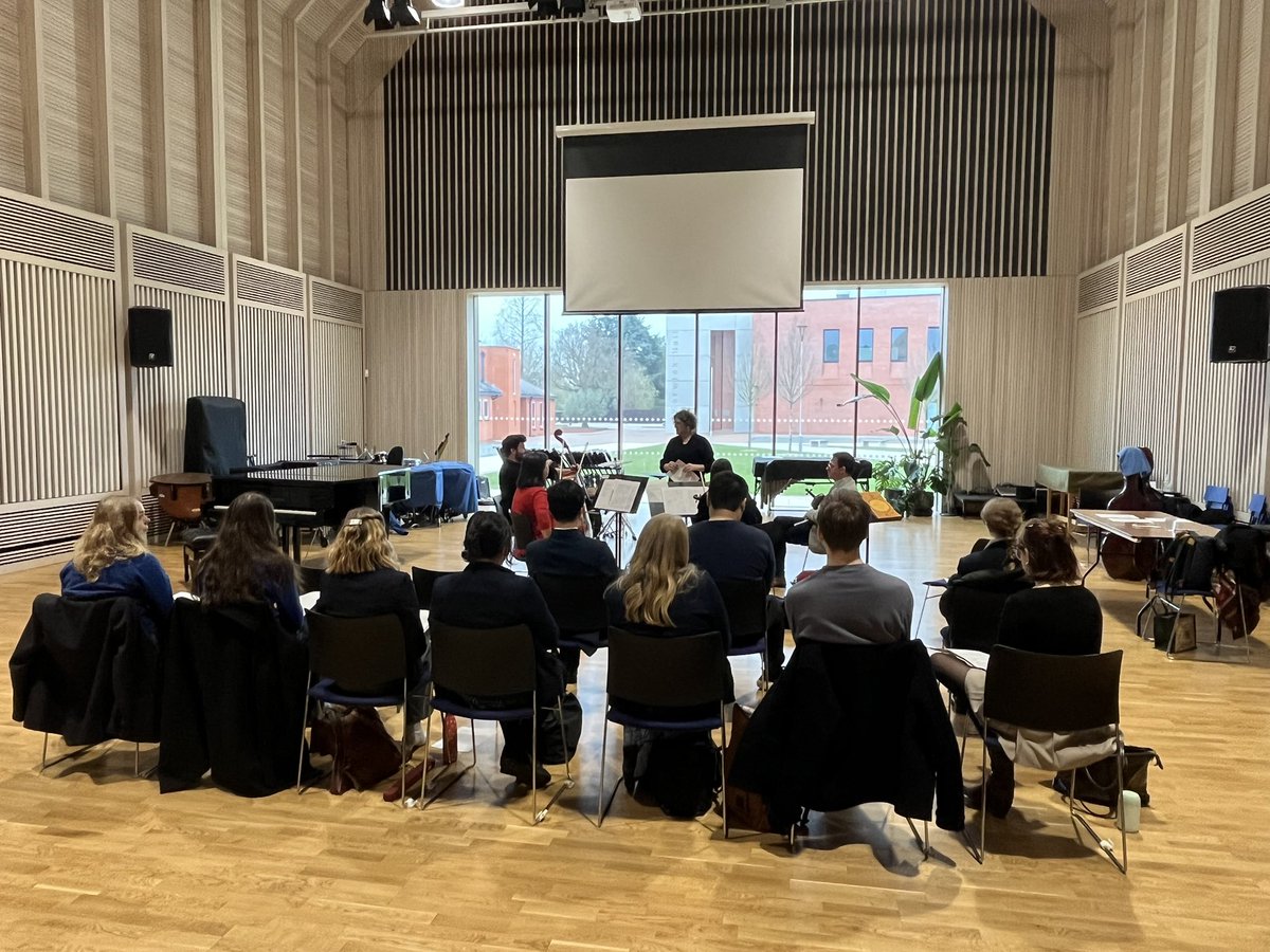 stuart thompson tweet media