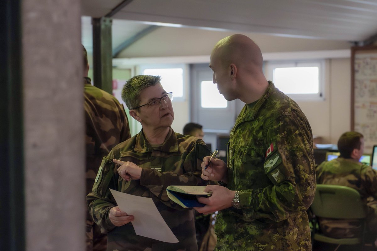 1reDivision's tweet photo. [#LOLE24 - Exercice #OTAN] 
➡️ Le scénario, le terrain, le contexte géostratégique est réaliste pour faire face à toutes les menaces.
➡️ La #1reDivision entretient sa capacité à s'engager en #HauteIntensité 💥 aux côtés de ses alliés !
#PrépaOps #StrongerTogether

📸 #CFOT https://t.co/vetEEBLw4y