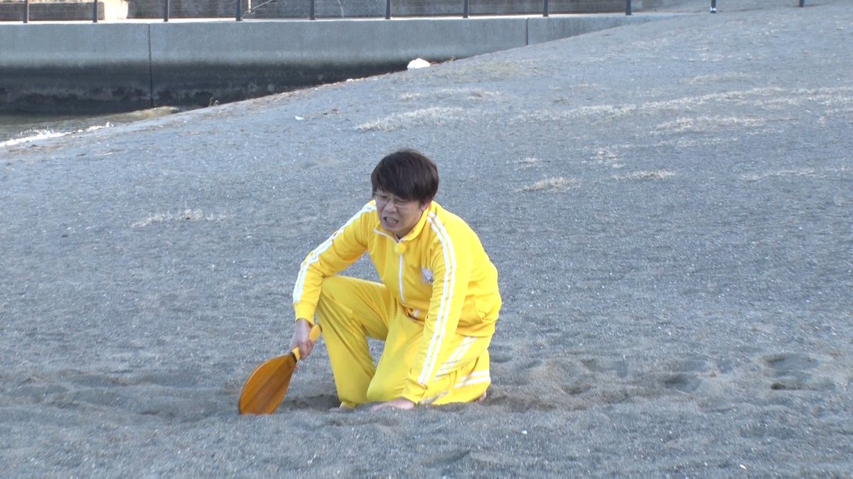 ntv_sports_jp's tweet photo. ＼放送まであと3日／

#小宮だってできるもん！
3/11(月)25:29〜(深夜1:29〜)

運動苦手な #小宮浩信 とスポーツ局のスタッフによる
運動苦手な人のための番組！

あなたも活躍できる競技を見つけられるかも？

小宮が見つけた日本代表になれそうな競技とは⁉️

助っ人は #浜口京子⁉️

#日テレ
#三四郎 https://t.co/QXDwJflOsS