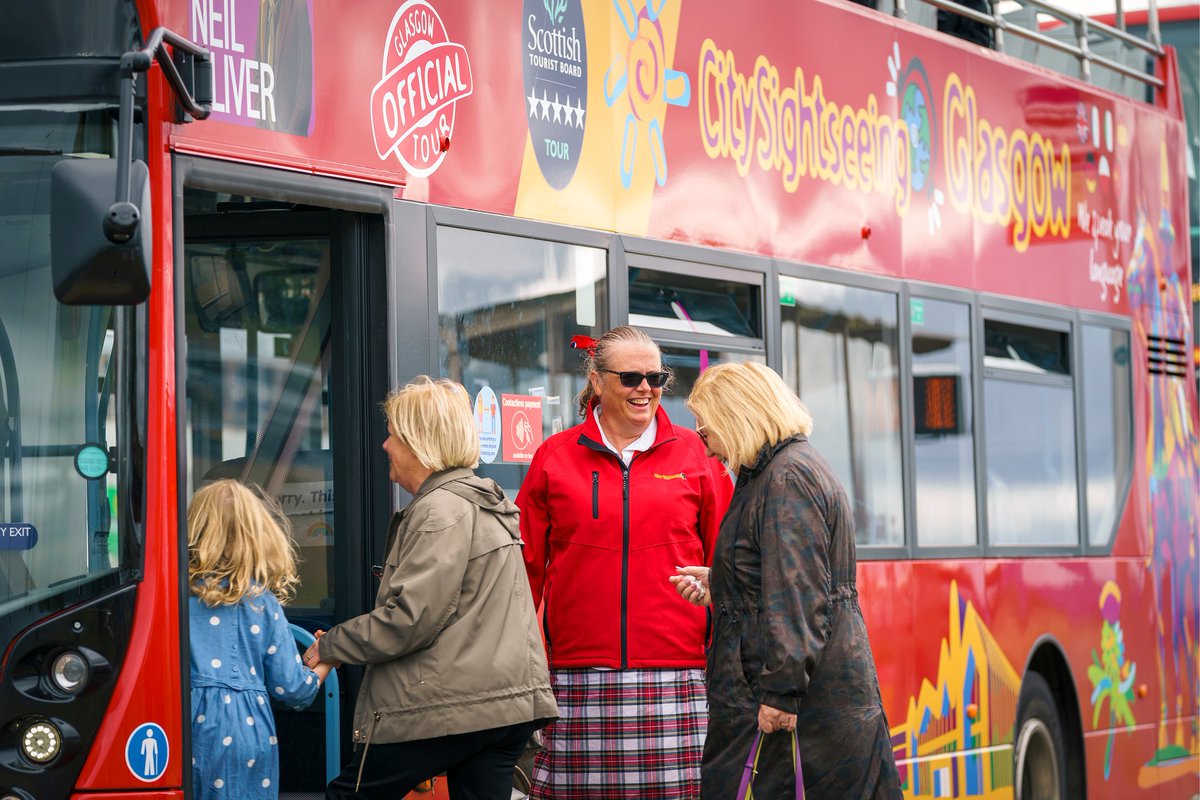 Show the family what’s on your doorstep, explore Glasgow on board @glasgowtour's open top tour bus! Book your tour today >> tinyurl.com/385we99n