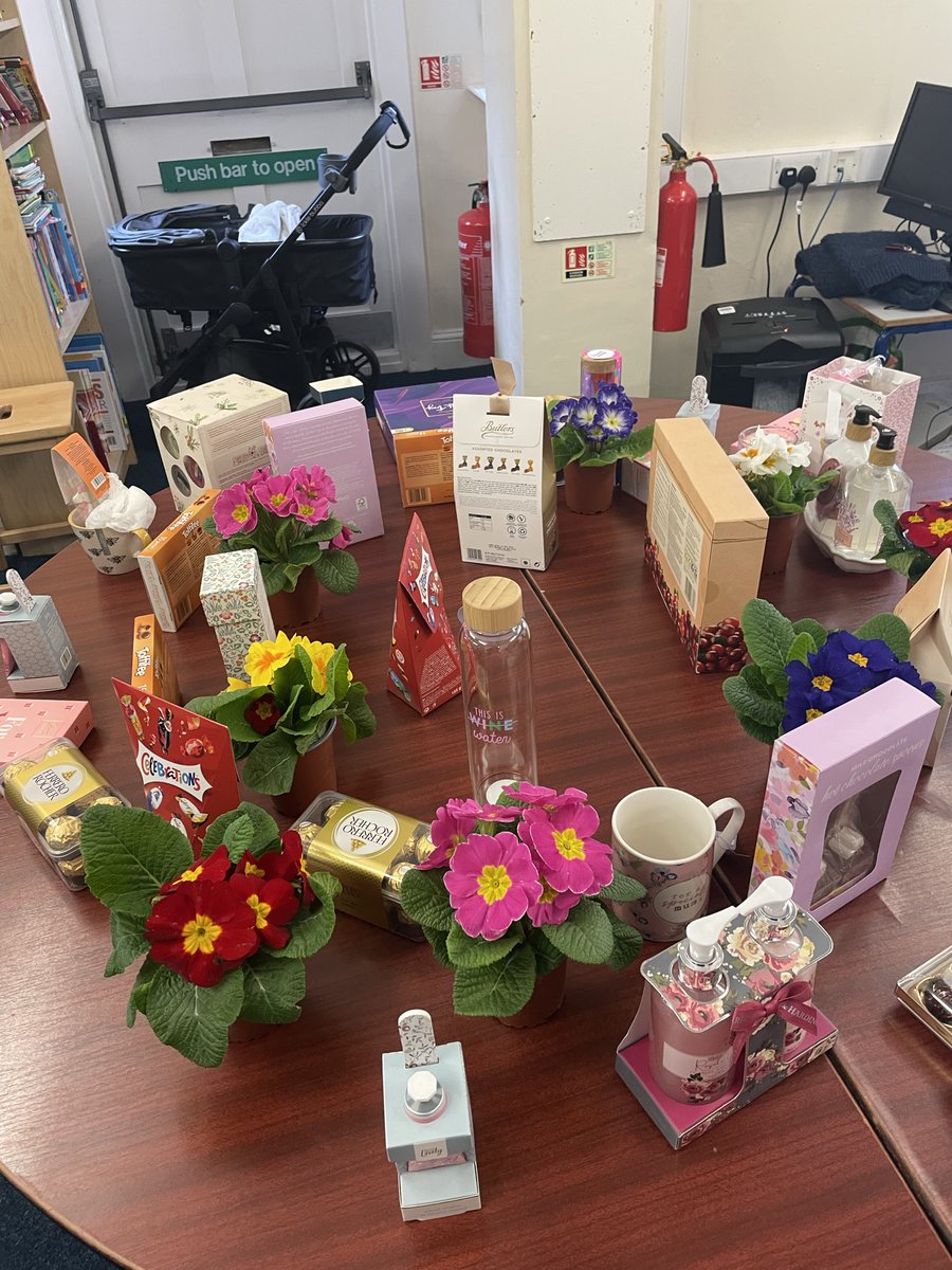 Sytchampton School tweet media