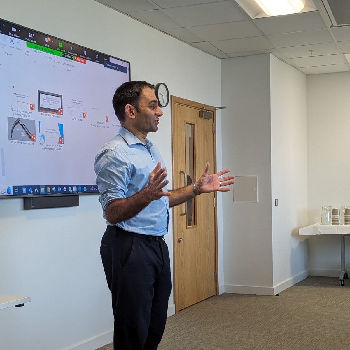 😁to be marking #InternationalWomensDay ♀️ at the new Louisa Martindale Building @UHSussex as part of our 11th #GlboalHealth and #Infection Department @BSMSMedSchool Also delighted to share today we announce that Prof Mahmood Bhuta and his team will join our GHI Department 🎉