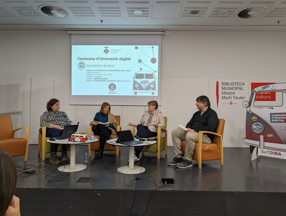 📢 @mmgescudero, @jordi_ferret i @marlobatodiaz expliquen les dificultats que van afrontar, com ara garantir la qualitat del dataset d'accidents de trànsit, i la col•laboració que va sorgir entre els tècnics 🤝🏻, amb els ☕ creatius #CaravanaInnovació #InnovacióLocal